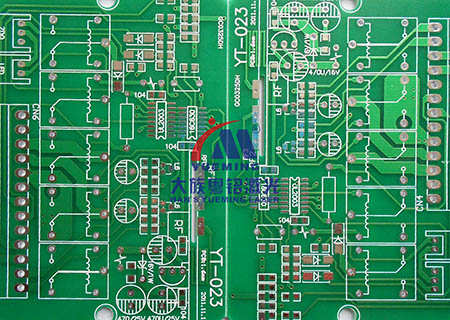 PCB电路板激光打标机,赋予电子产品准确信息_大族粤铭激光专业的激光设备生产厂家!